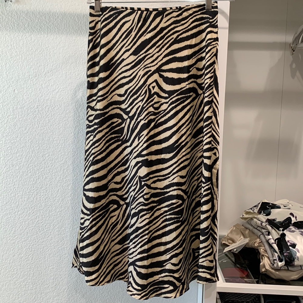 NWT silk skirt, size M